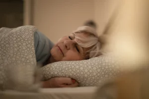 Quelle est la durée de sommeil idéale à 60 ans ? Voici ce que les experts en pensent !